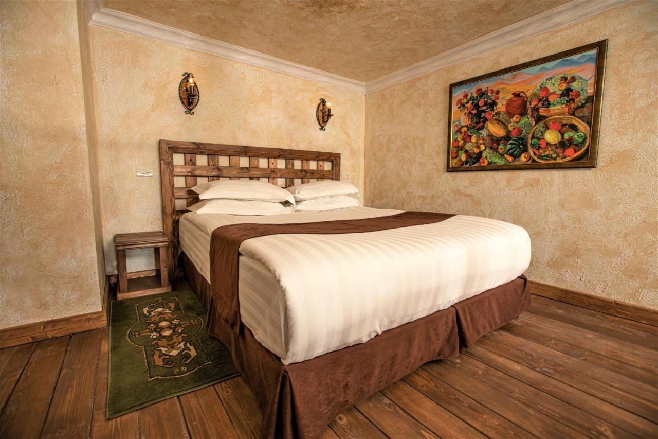 Caucasus Hotel Kasagh Zewnętrze zdjęcie A room at the hotel
