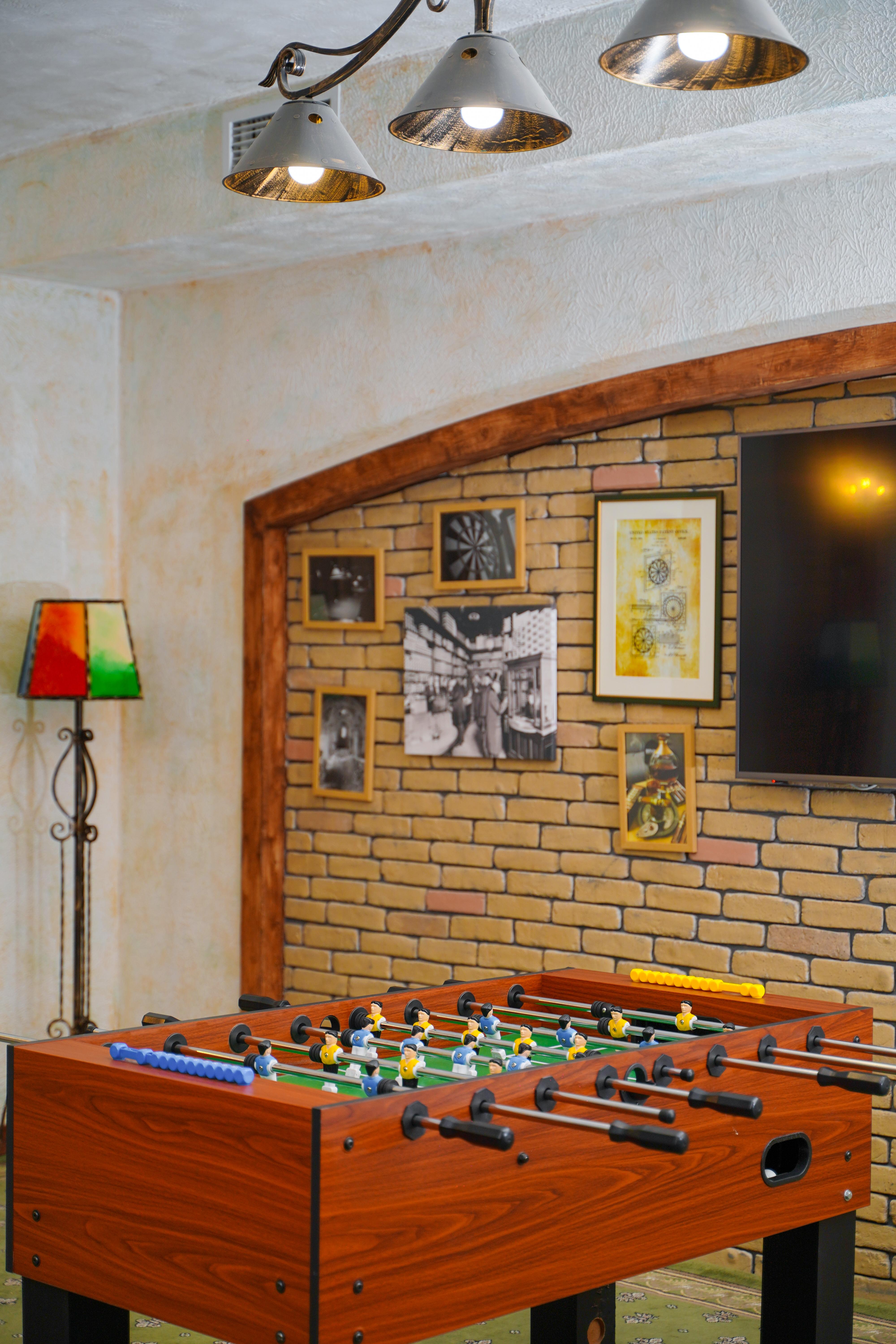 Caucasus Hotel Kasagh Zewnętrze zdjęcie A brick wall in a home