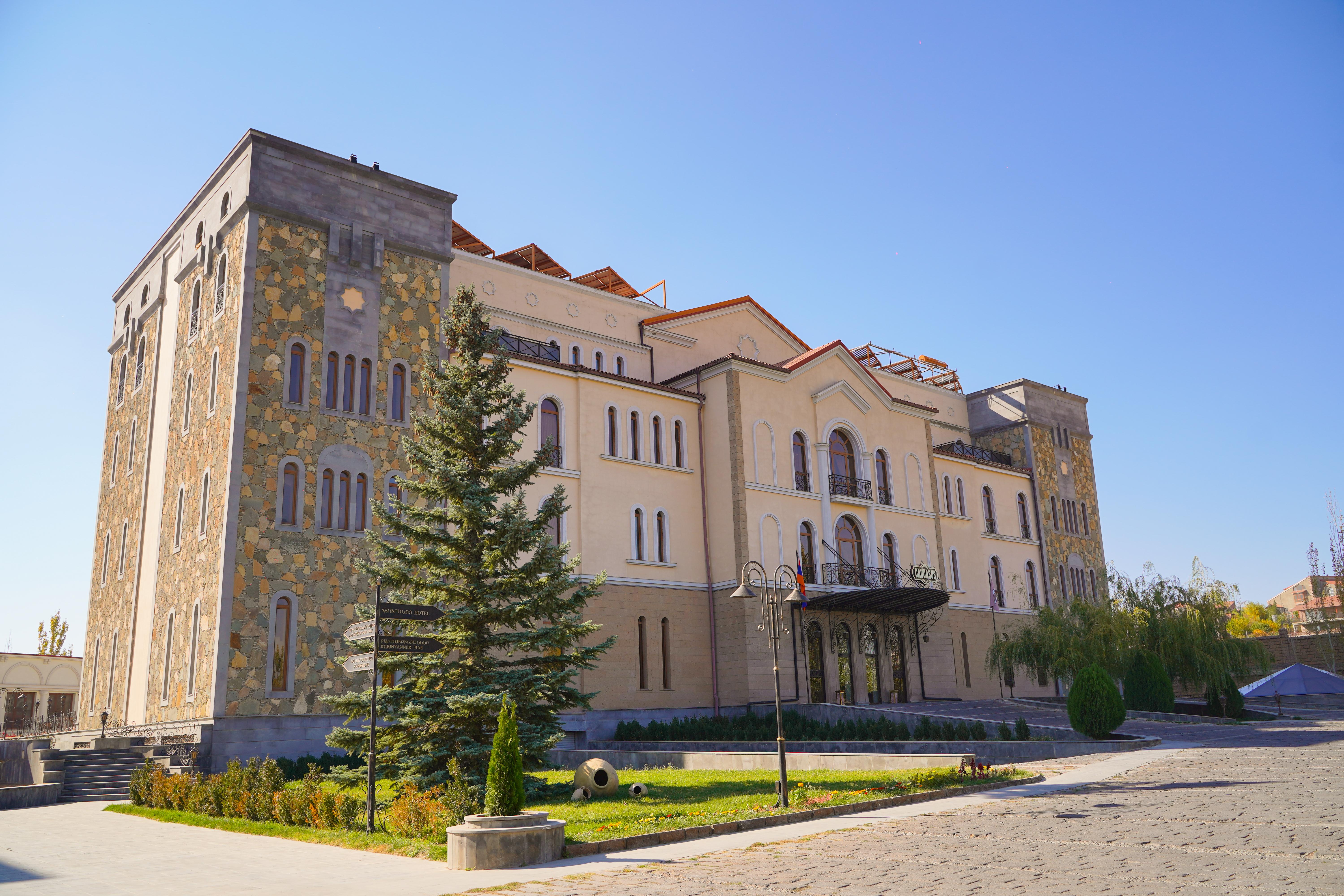 Caucasus Hotel Kasagh Zewnętrze zdjęcie The National Museum of the Republic of Dagestan