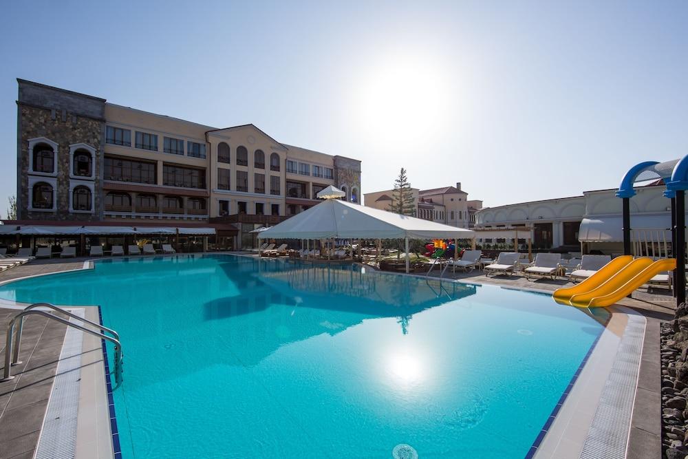 Caucasus Hotel Kasagh Zewnętrze zdjęcie The swimming pool at the hotel